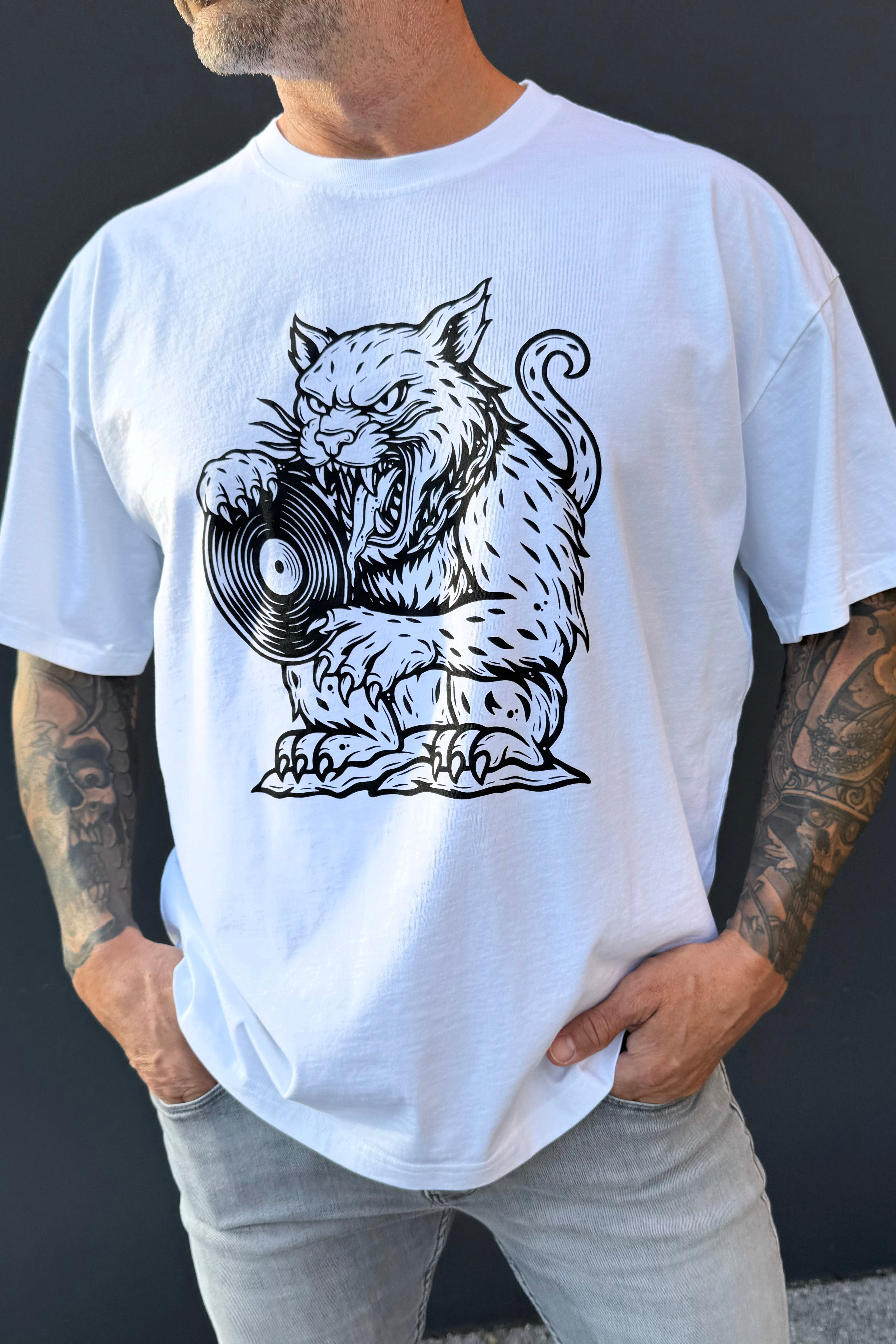 T-Shirt – VINYL LEO – Cadenza